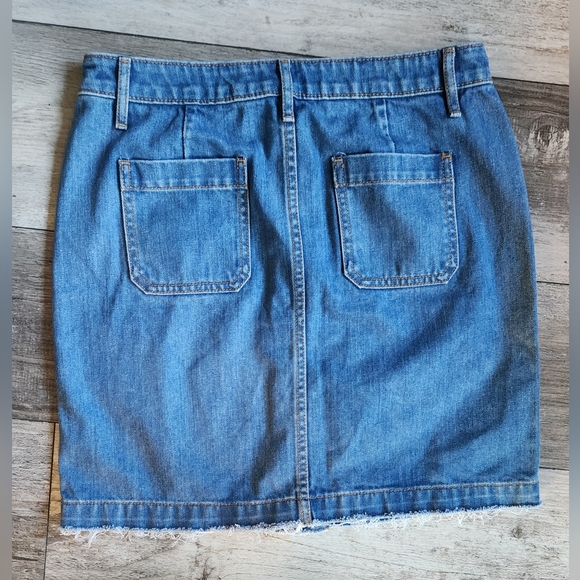 LOFT Women's Button Down Raw Hem Denim Skirt - Picture 5 of 5